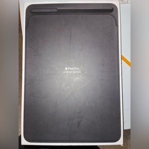 Apple iPad Pro leather sleeve case